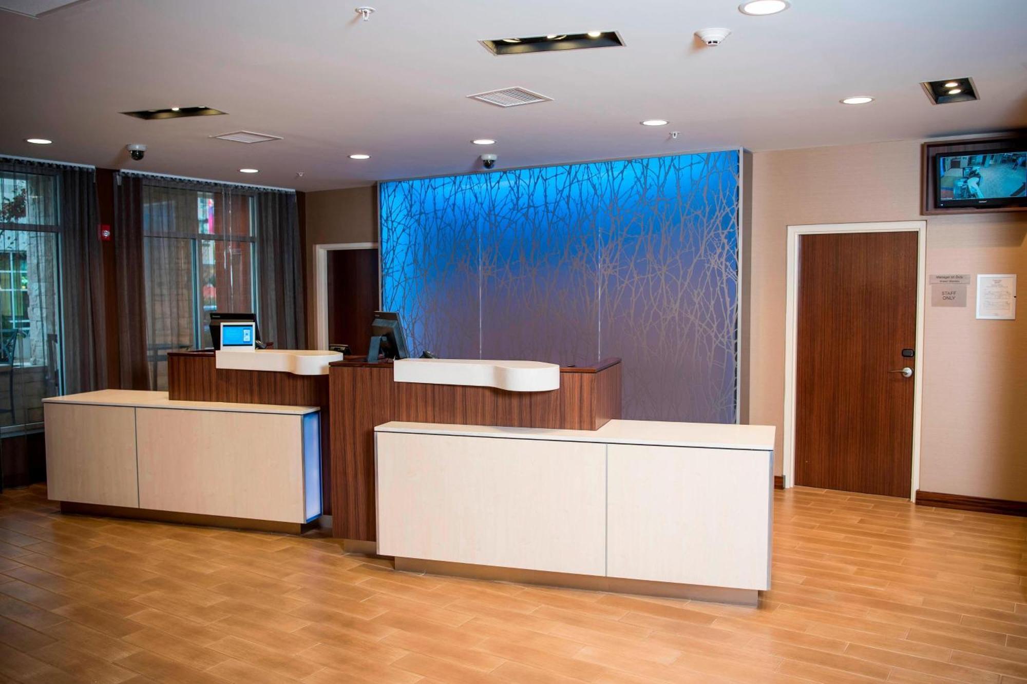 Fairfield Inn & Suites By Marriott Cincinnati Uptown/University Area Eksteriør billede